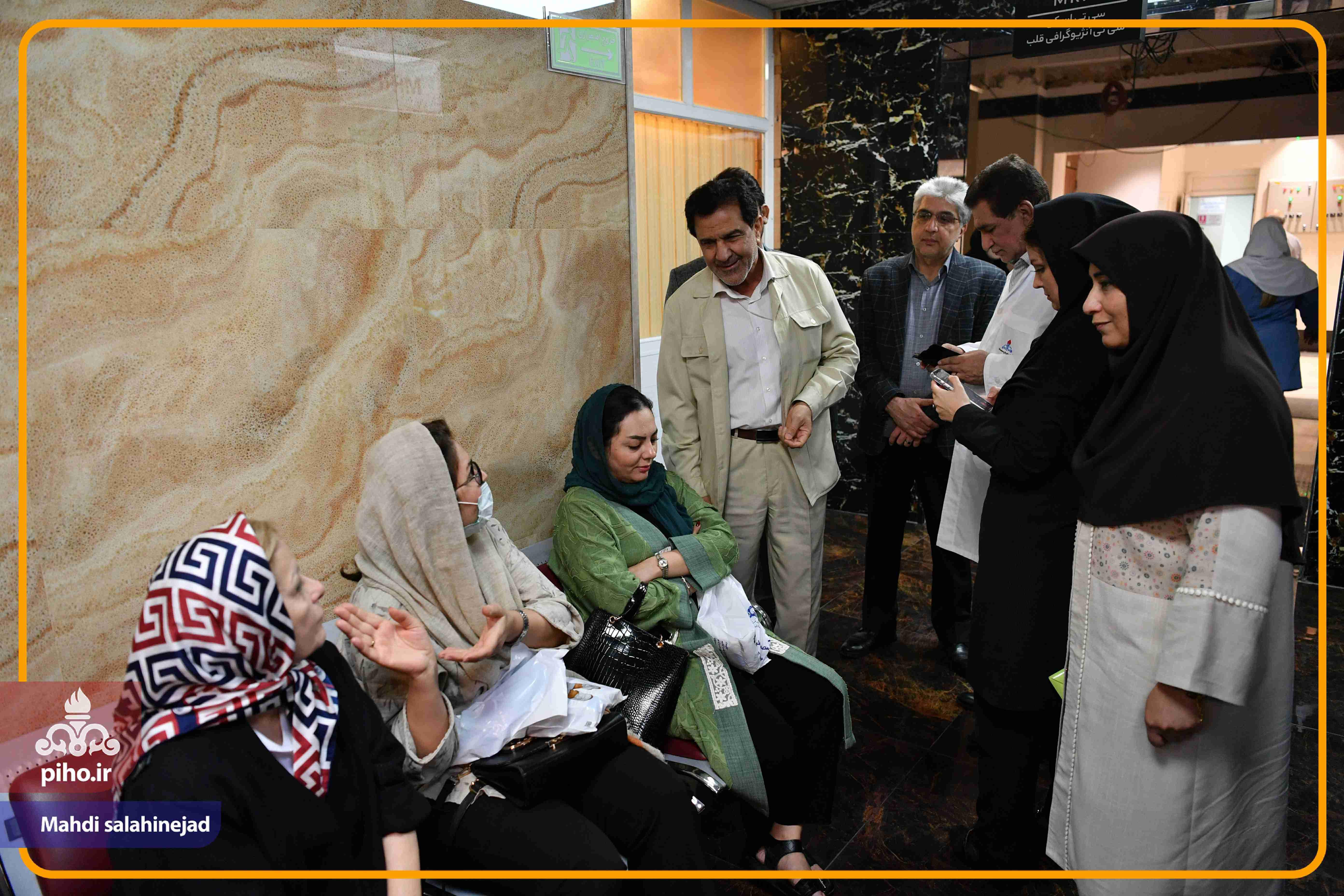 بازدید دکتر شجاع بیمارستان تهران 77