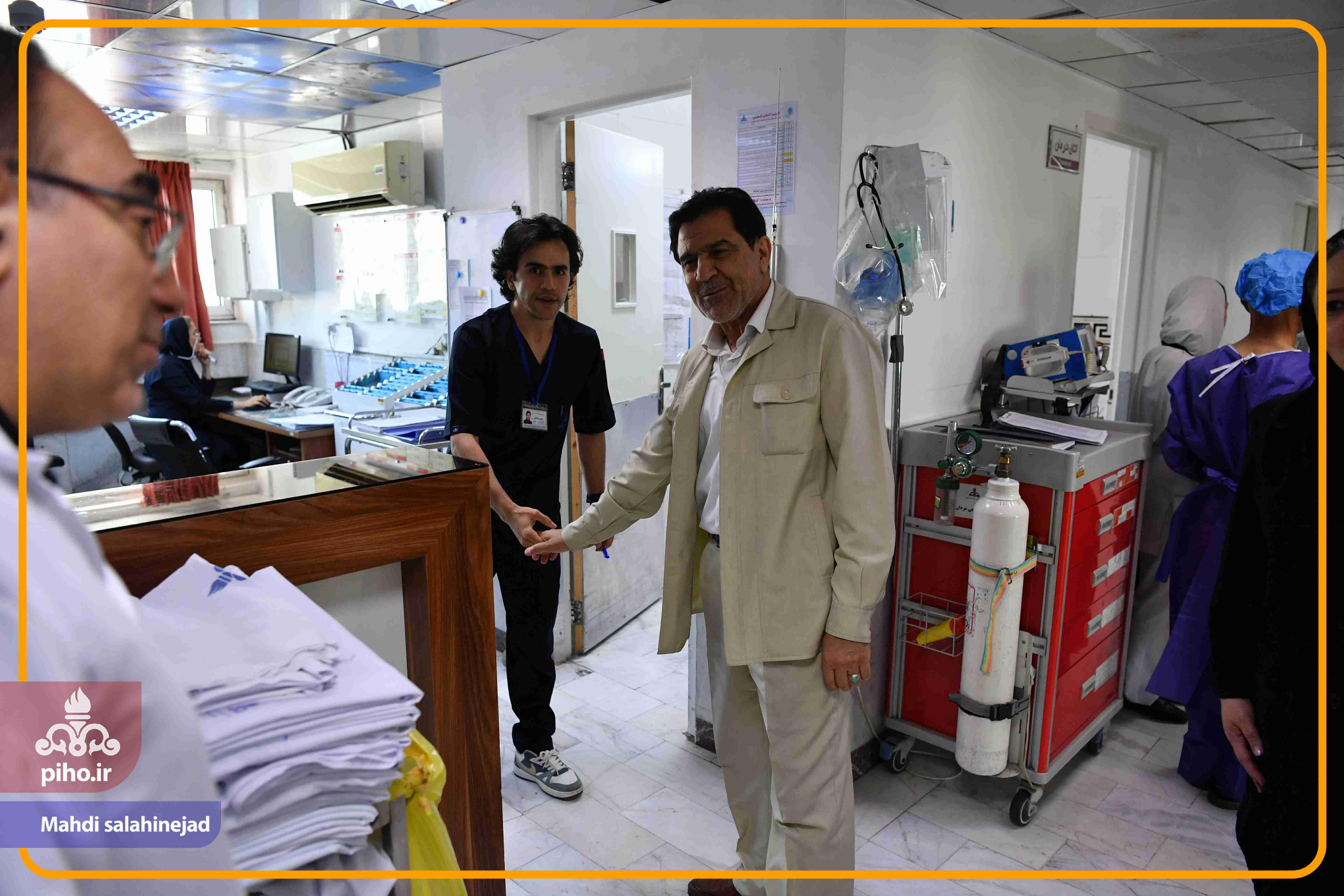 بازدید دکتر شجاع بیمارستان تهران 63