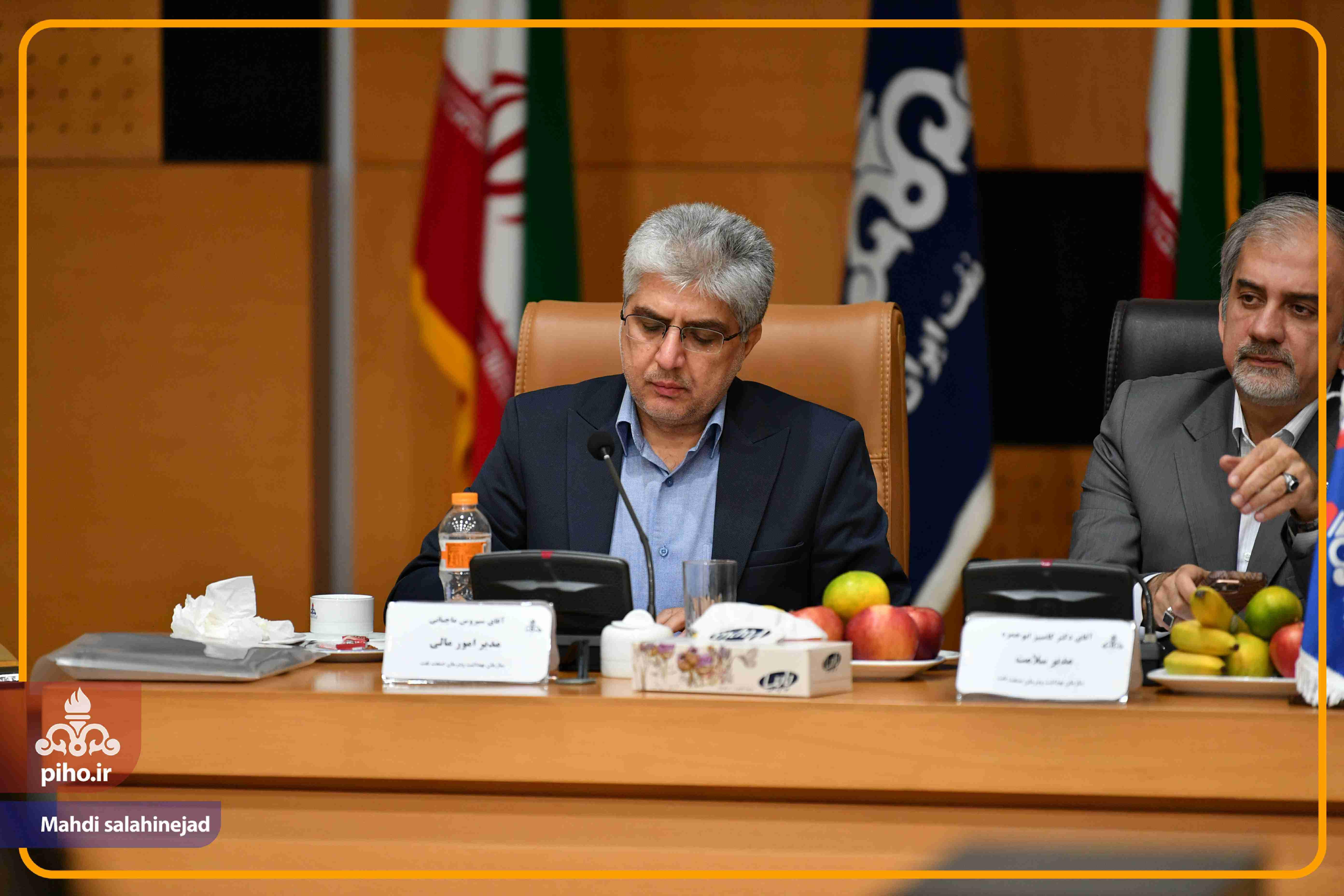 نشست معاونین و روسای پشتیبانی1404 24