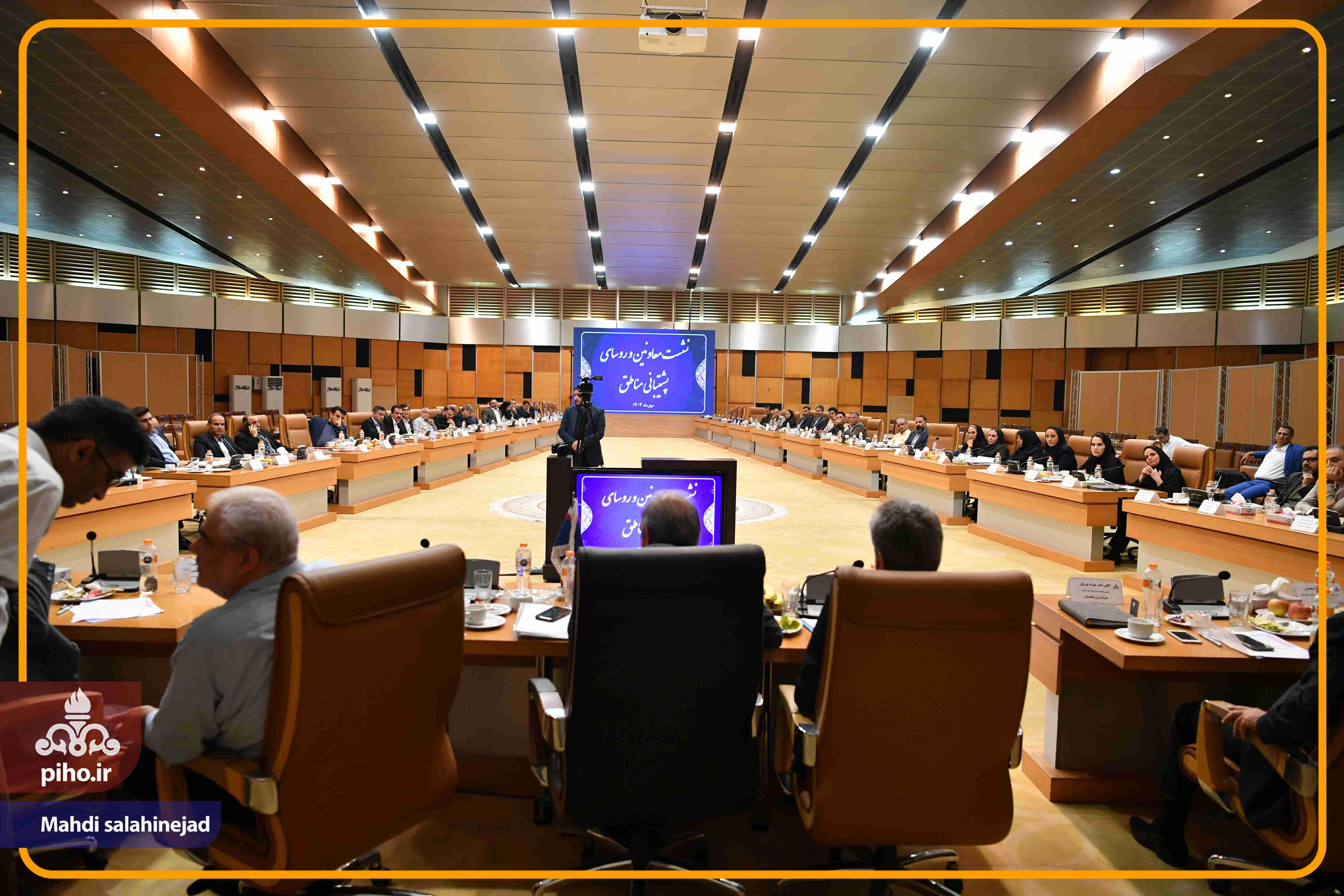 نشست معاونین و روسای پشتیبانی1404 14