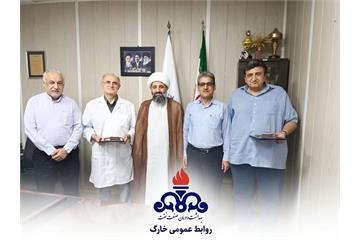 تجلیل از دو پزشک فعال و ماندگار جزیره خارگ